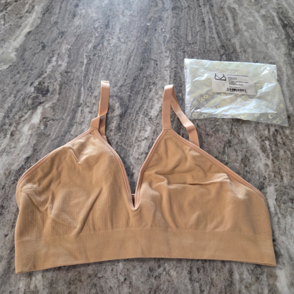 2 BOMBAS Seamless Triangle Bralettes | Size M/L | Sandcastle and Black | New